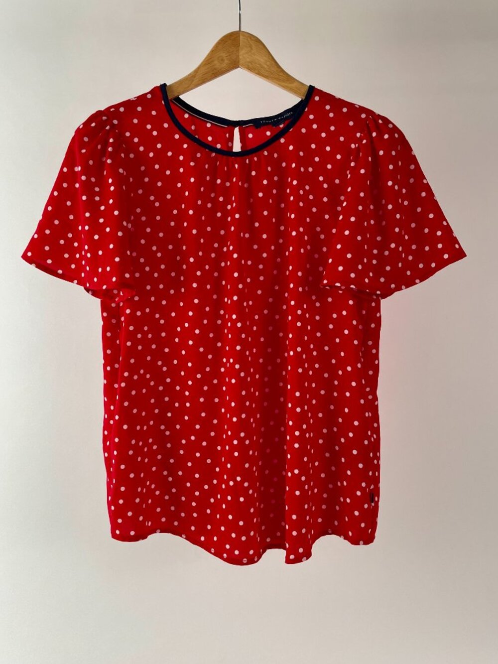 NEW Tommy Hilfiger Silky Short Sleeve Red And White Polka Dot Shirt, Size Small